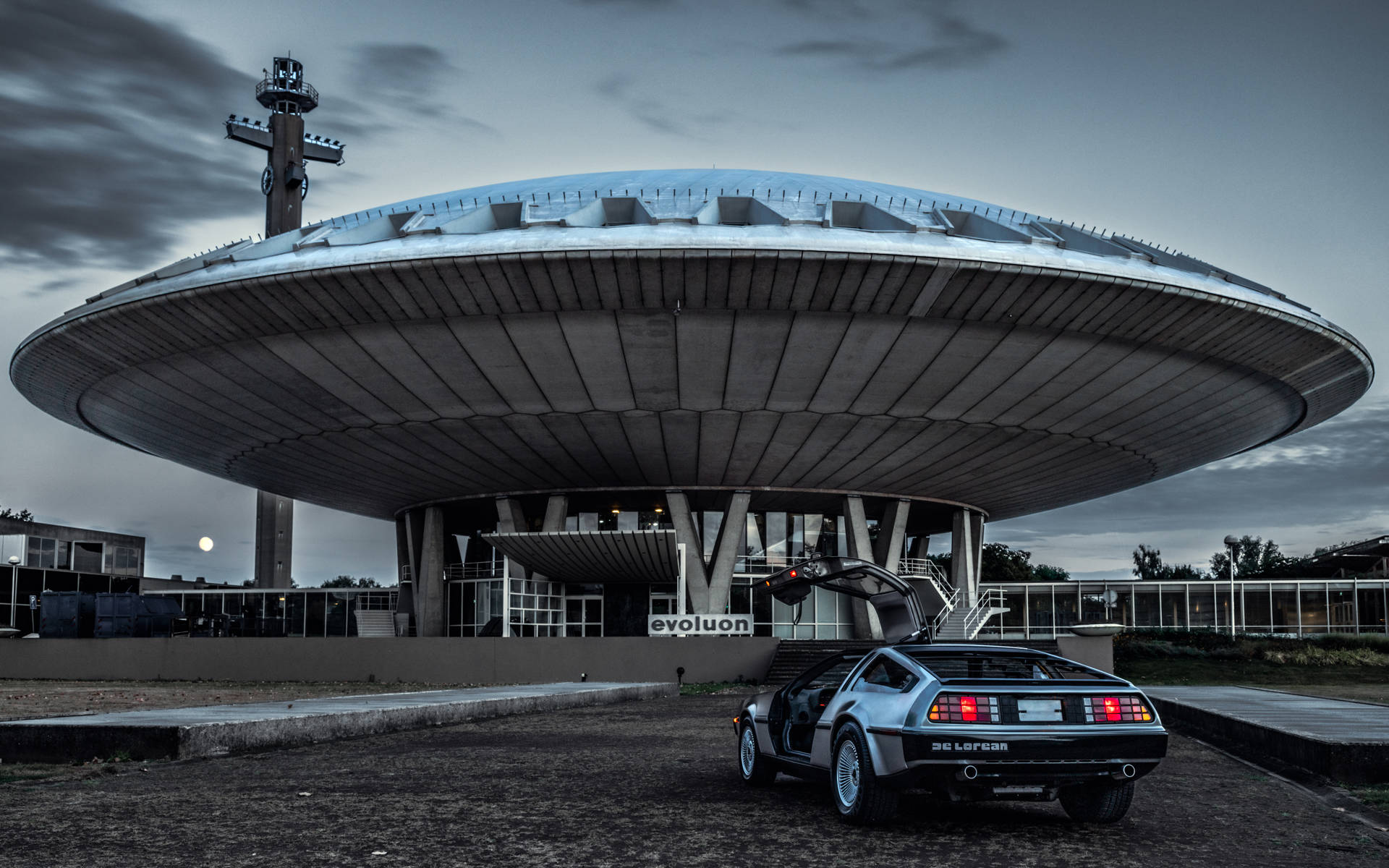 Community event taking place at the Evoluon in Eindhoven